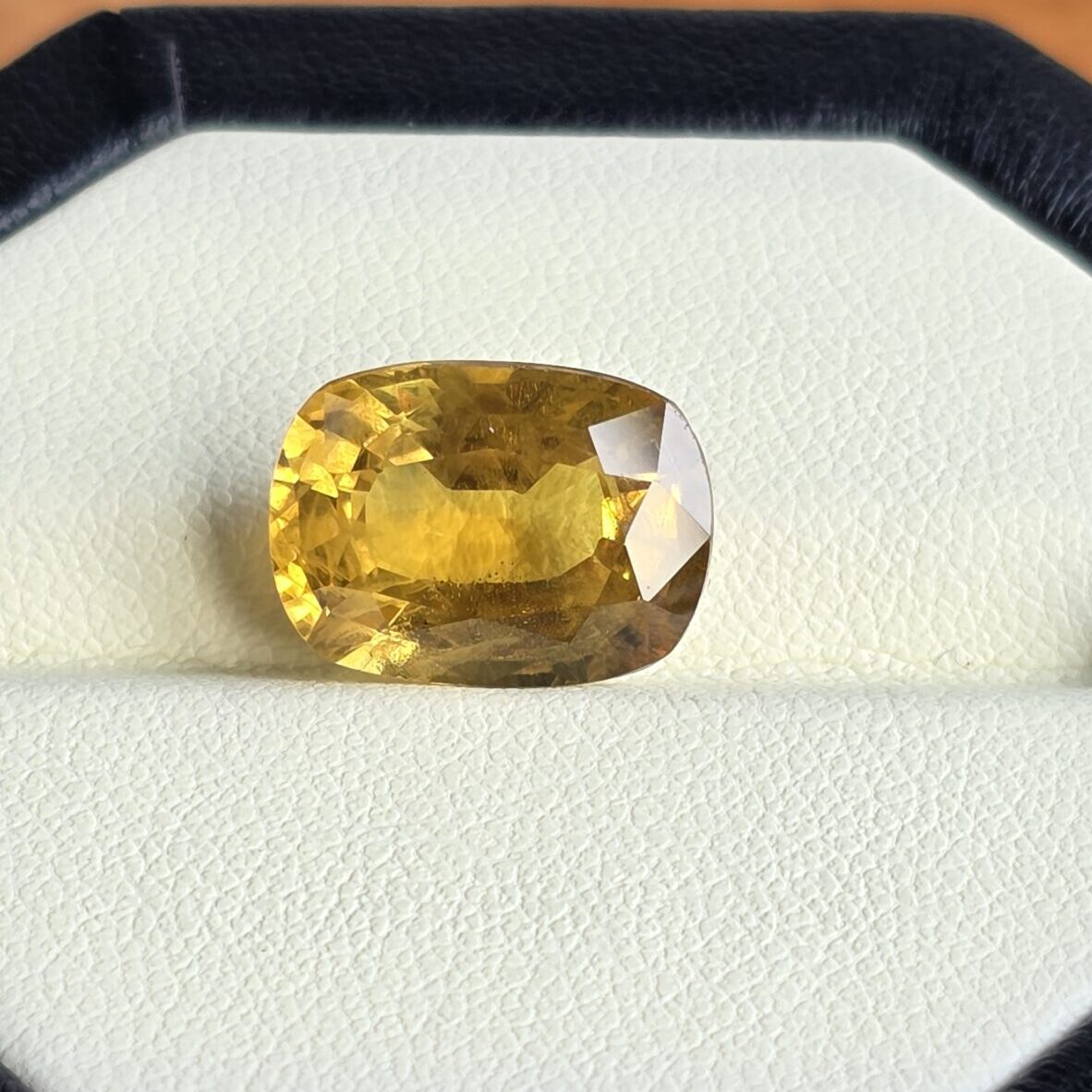 YELLOW SAPPHIRE - Image 8