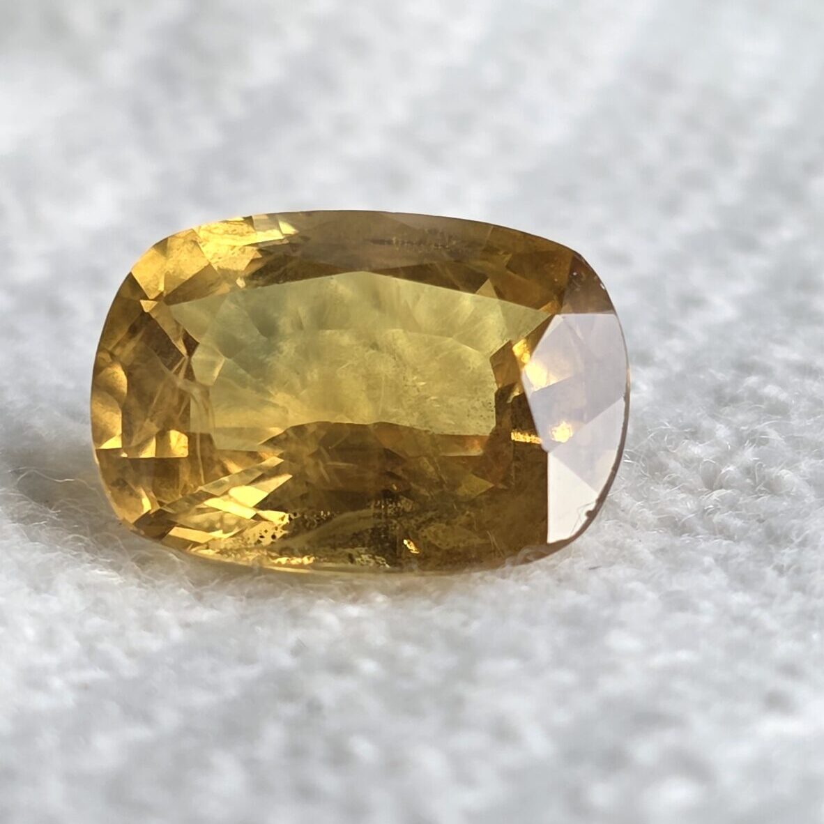 YELLOW SAPPHIRE - Image 11