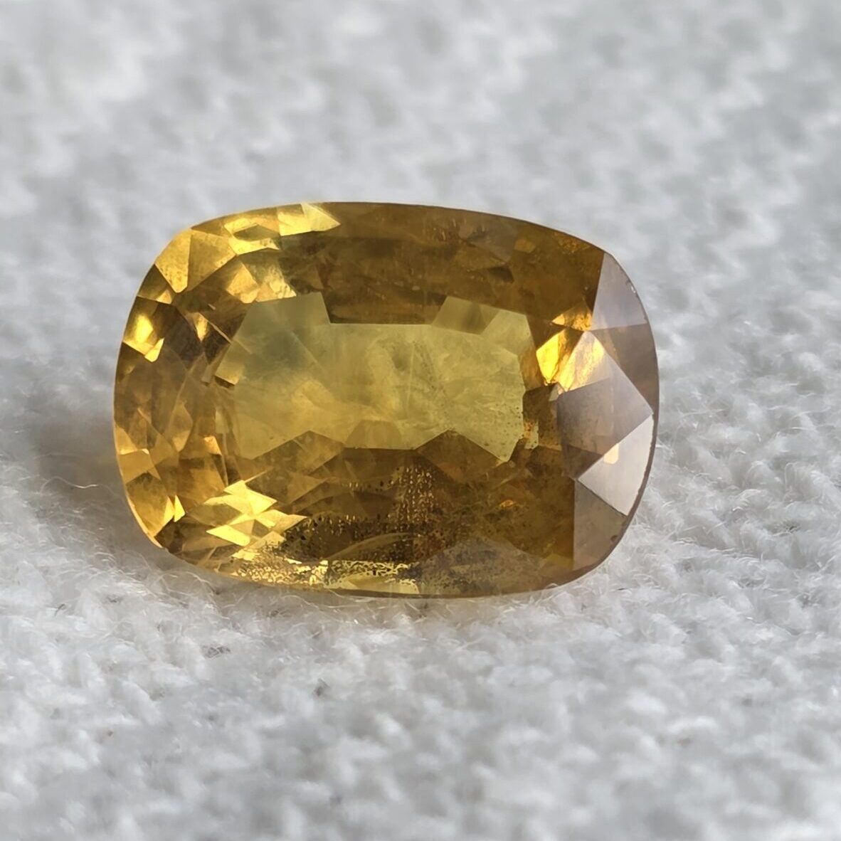 YELLOW SAPPHIRE - Image 12