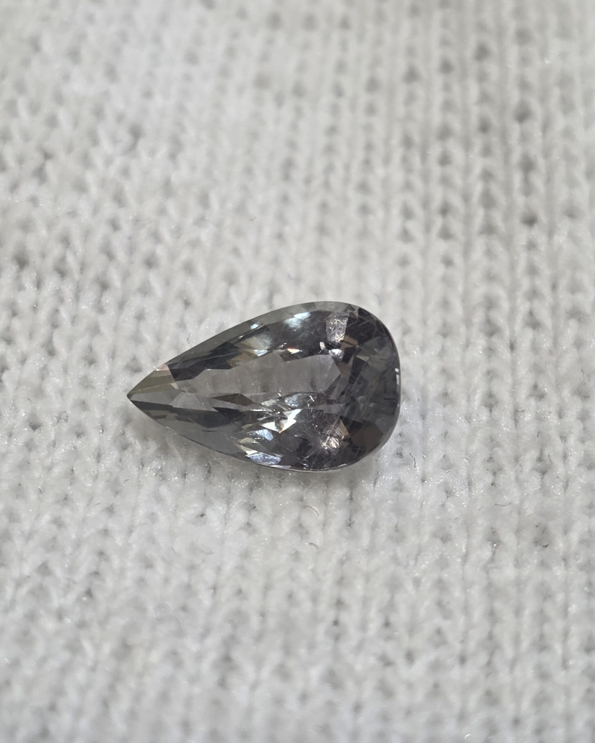 NATURAL GREEN BLUE UNHEAT SAPPHIRE - Image 2